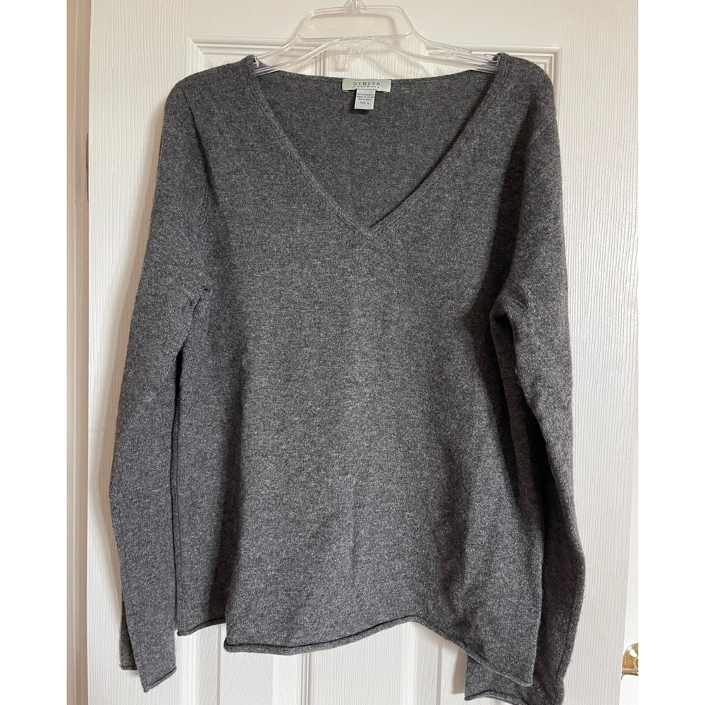 Slate grey cashmere, Rolled hem, v neck sweater